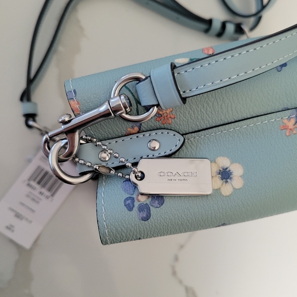 Coach: Mini Town Bucket Bag - Picture 3 of 9